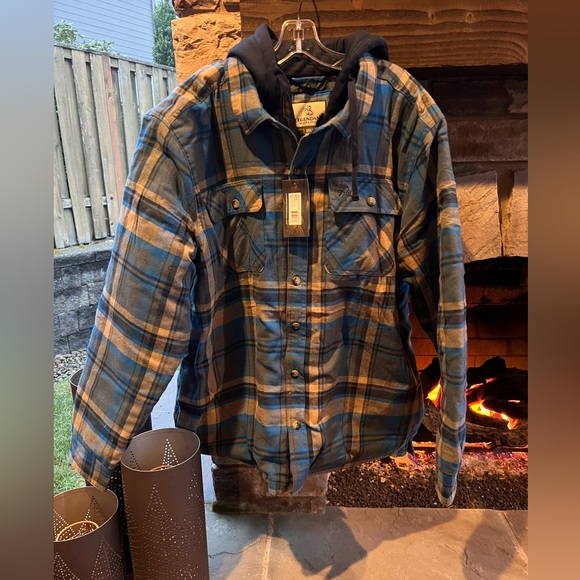 Legendary Whitetails Men's Blue Plaid Shirt Jacket NWT - Picture 3 of 8